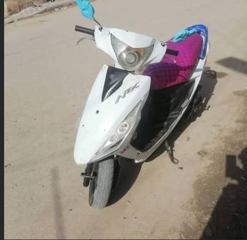 سلام عليكم دراجه ماكس.دراجه تخبل بس بيها عطل قليل
1_ باتري كاعد 

2 _ كابريتر جديد عوزه بس تنضيف واذا تبدله بعد احسن 

3- دراجه نكره هندر 

4- سرعه 140

اني طالب مدرسه ومالي خلك اصلحها  حالياً شغاله كلشي نشره ولايت وشاره ونكه هندر كلهن يشتغلن سعرها 250 وبيها مجال للطيبين عنواني شطره حاوي العباس رقمي ***********
