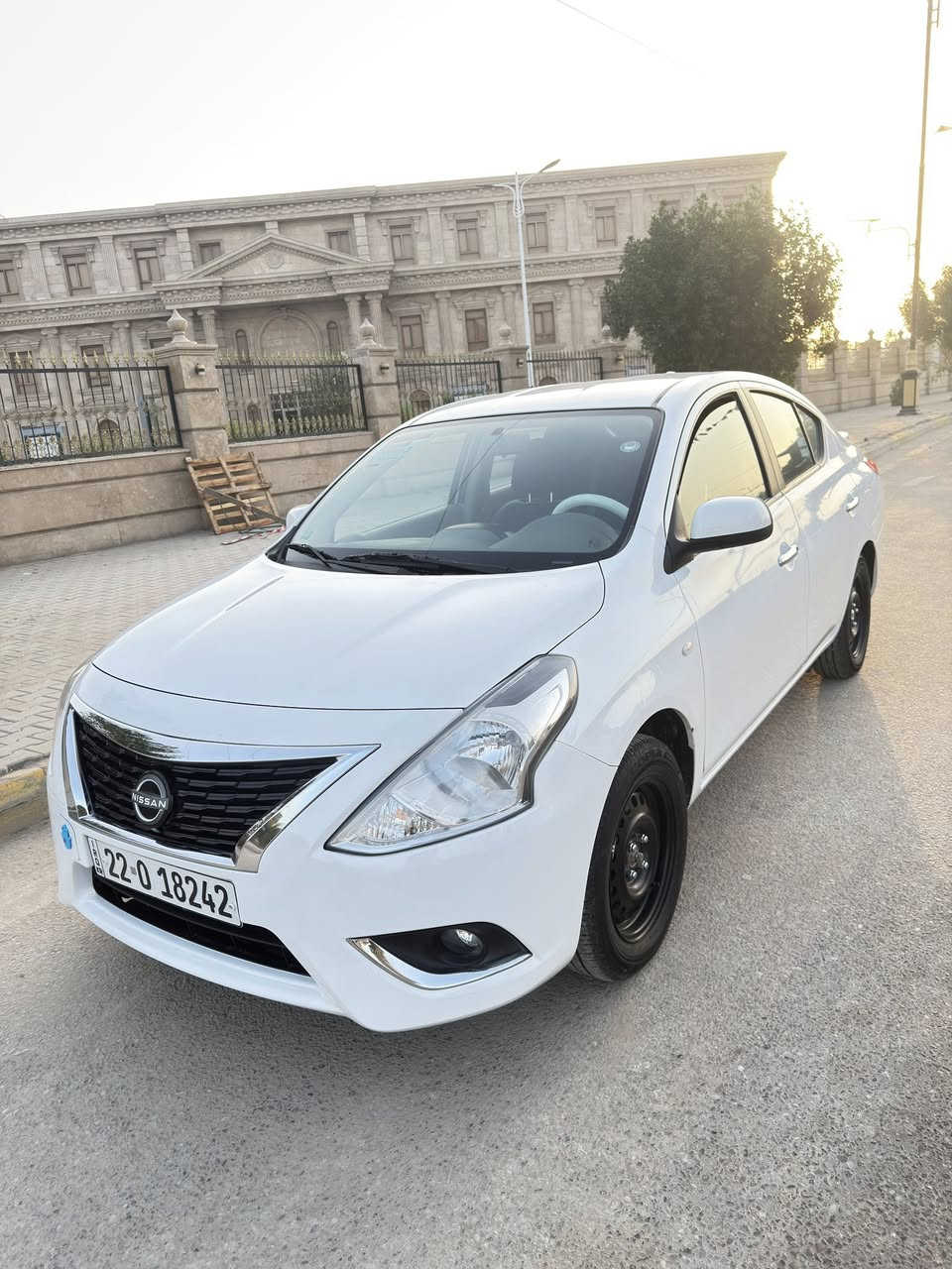 السلام عليكم  نيسان صني هندي  مديل 2025  ماشيه 19الف البليته الزركه  كفاله عامه عده طعجه بل داير الخلفي 
معروفه مواصفاته حساسات خلفيه 
تبريد ثلج + تدفئه
شاشه نضام الكار بلي 
دوشمه ارضيه وكشنات السياره كامله
السياره رقم شمالي تريد تحويل تريد وكاله  
السعر 128$ وبيه مجال 
غير متواجد على فيس رقم الهاتف ***********
