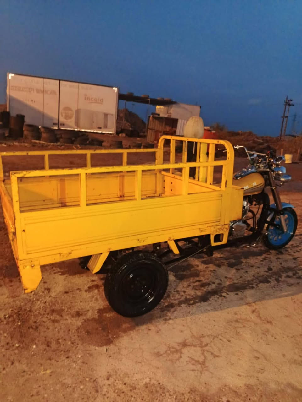 السلام عليكم ستوته لبيع مديل 2013
ستوته كله معمره 2025 محرك توه شاده جديد  المكانه بصره القرنه سعر 1300وبيه مجال حك الجيه رقم ***********
