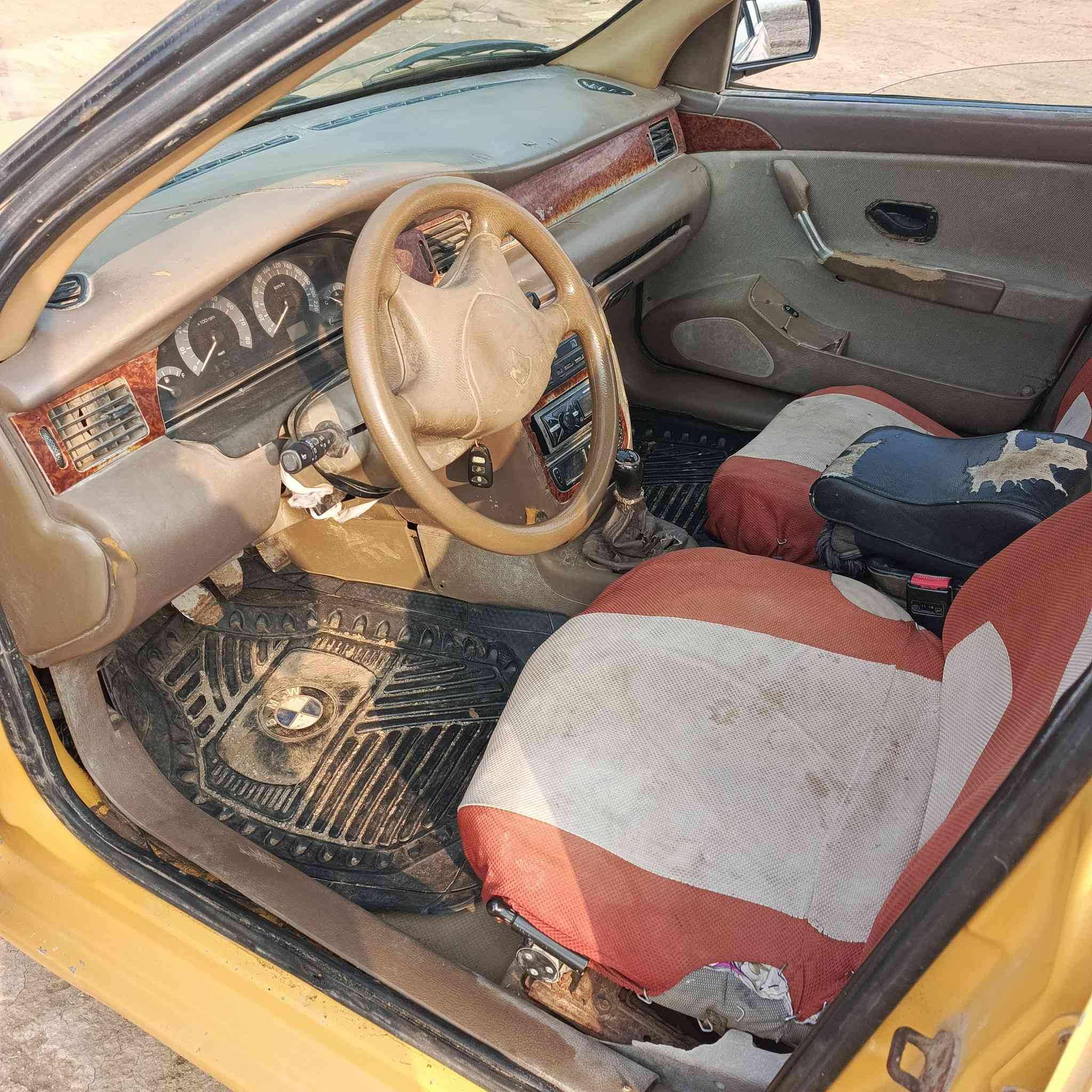 سياره سمند11صفره لبيع السعر19ورقهالعنوان الرميثه رقم تلفون ***********
