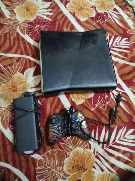 السلام عليكم XBOX للبيع السعر ٩٠ مكان بغداد المشتل بي العاب هواي متنوعات الشراي يتصل عل رقم ورجائن المو شراي لا يتعبني ***********
