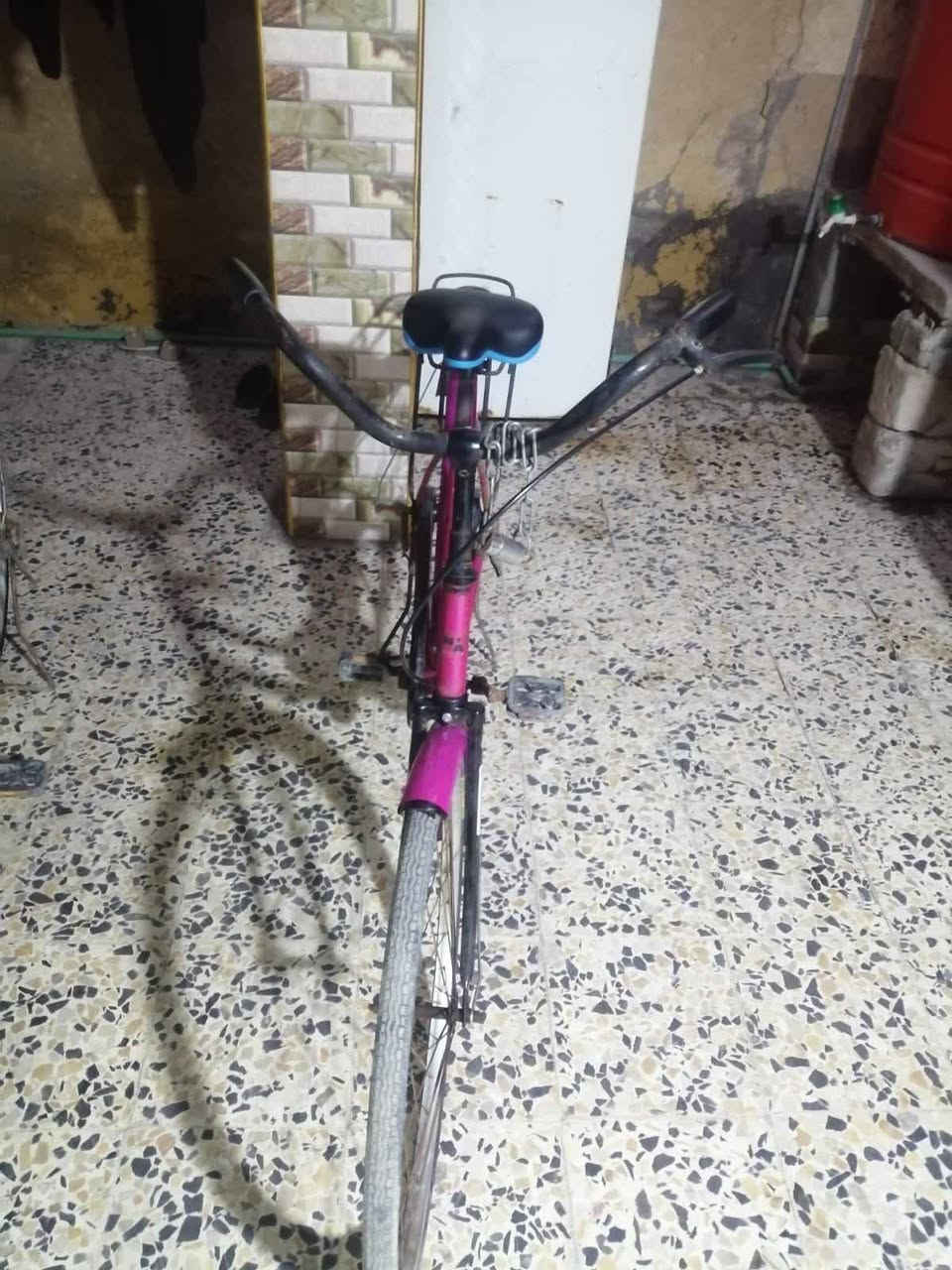 مكلف بنشر بايسكل عدد ٢ لبيع كل واحد وسعره  رقم هاتف *********** واتساب فقط البصرة, العراق
