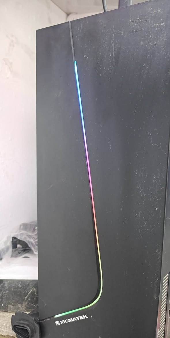 سلام عليكم شباب حاسبه للبيع 
Cpu i5 10400f 
Ram 16 gb 3200   1pic
Ssd 120 gb  king ston
M.b h410 
Pau 500w 
Cpu cooler 
400الف وبيه مجال 
مكاني عامريه توصيل متوفر 
علما الجامه مكسوره 
وعندي 
M.2 gen 3 512 gb 75 الف 
ومعالج i3 10400f ب 100الف 
***********
