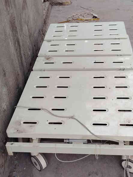 سلام عليكم سرير طبي السعر 950 مكاني بصره ابي الخصيب ام النعاج ***********
