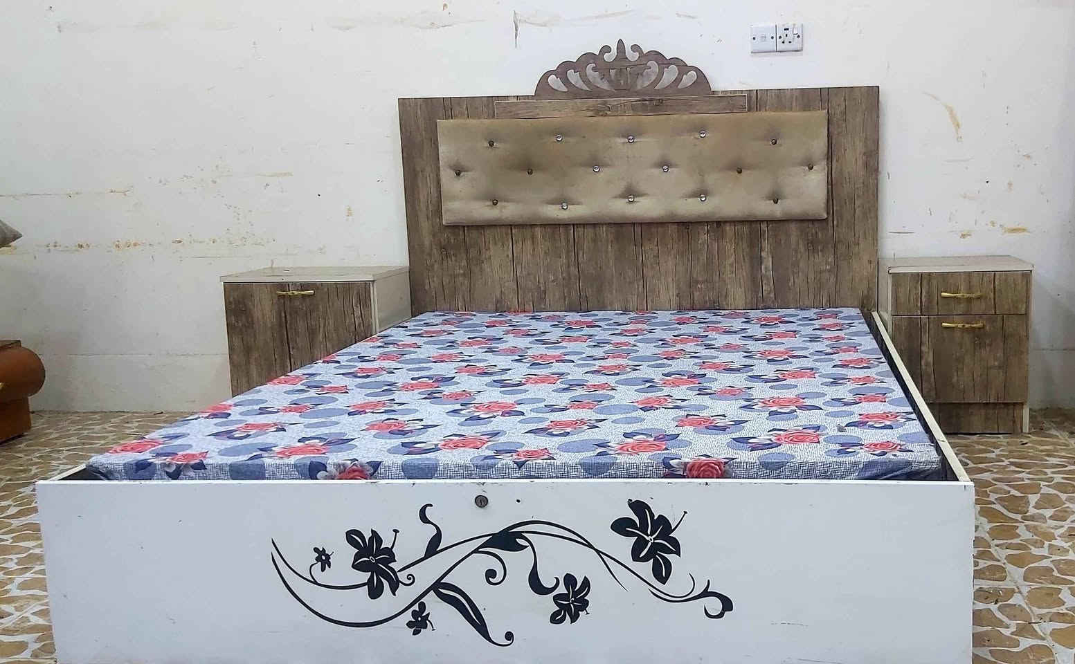 للبيع جرباية نفرين مستعمل تخت درجة اولى السعر 90 
*********** كركوك, العراق
