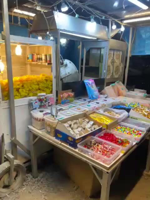 عربانه كرزات وجبس كراده كامله بدون اي نقص موقعهه شارع الزيتون مجاور مجمع رفل  خط وطنيه وحدهه مولد وحدهه العرانه ثابته حاليا تريد تنقلهه لغير مكان تنقل 
للبيع مع الغراض أو بدون غراض 
بالنسبه لمكانهه والله شغل بيهه خير من الله 
سبب البيع ضرف خاص 
اي استفسار إني حاضر *********** 
واتساب ***********
