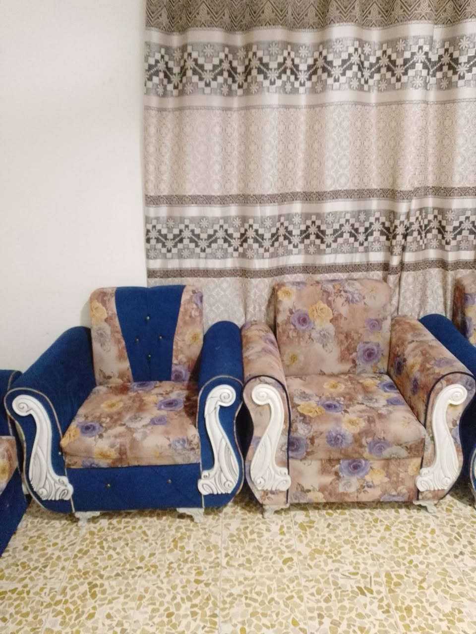 بيـع مستعجــل 🚴‍♂️
طخم تركي شغل موصل ☝
 نظافة فول لا كسر ولا اي شي ☝
السعر 200 الف قفل 💵
العنوان موصل الايسر حي سومر الاستفسار ‏‪***********‬‏
