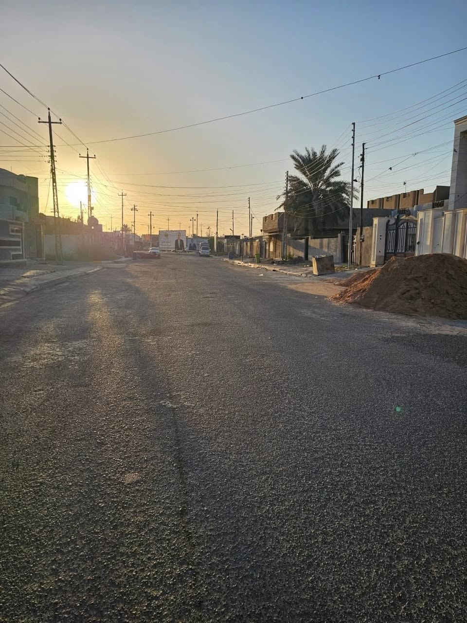 ⭕️تسلسل: 1052
🏚عقار للبيع بمساحة ٤١٦ م يحتوي على اربع مشتملات مستأجرة جميعها 🏚
🌹على بركة الله🌹

🔹العنوان: الفلوجة حي الشهداء الاولى على شارع ٢٠م قرب جامع الرقيب الفرع المقابل لجميعة نور الفرات التجاري
📍طابو صرف سند
📍 شارع: ٢٠ م
📍المساحة بالسند: ٤١٦ م٢
📍الابعاد: ١٦م ❌ ٢٦م
🔹بناء طابوق ٢٠٢٤
🟢المشتملات مستأجرة جميعها ببدل ايجار شهري (١،٨٠٠،٠٠٠) مليون وثمانمائة الف دينار 

🟡يحتوي على اربع مشتملات كل طابق يحتوي على مشتملين وكل مشتمل يحتوي على
غرفتين نوم واستقبال وصالة ومطبخ وحمام وصحيات 

✅سعر البيع للعقار: ٥٧٥ مليون دينار قابل للتفاوض 

‏‎ ‬ 🟢مكتب دجلة الهندسي للعقارات حي الجولان قرب صناعة الجولان للسيارات مجاور سوبر ماركت الهلال
للاستفسار الاتصال على
‏‭***********
***********
