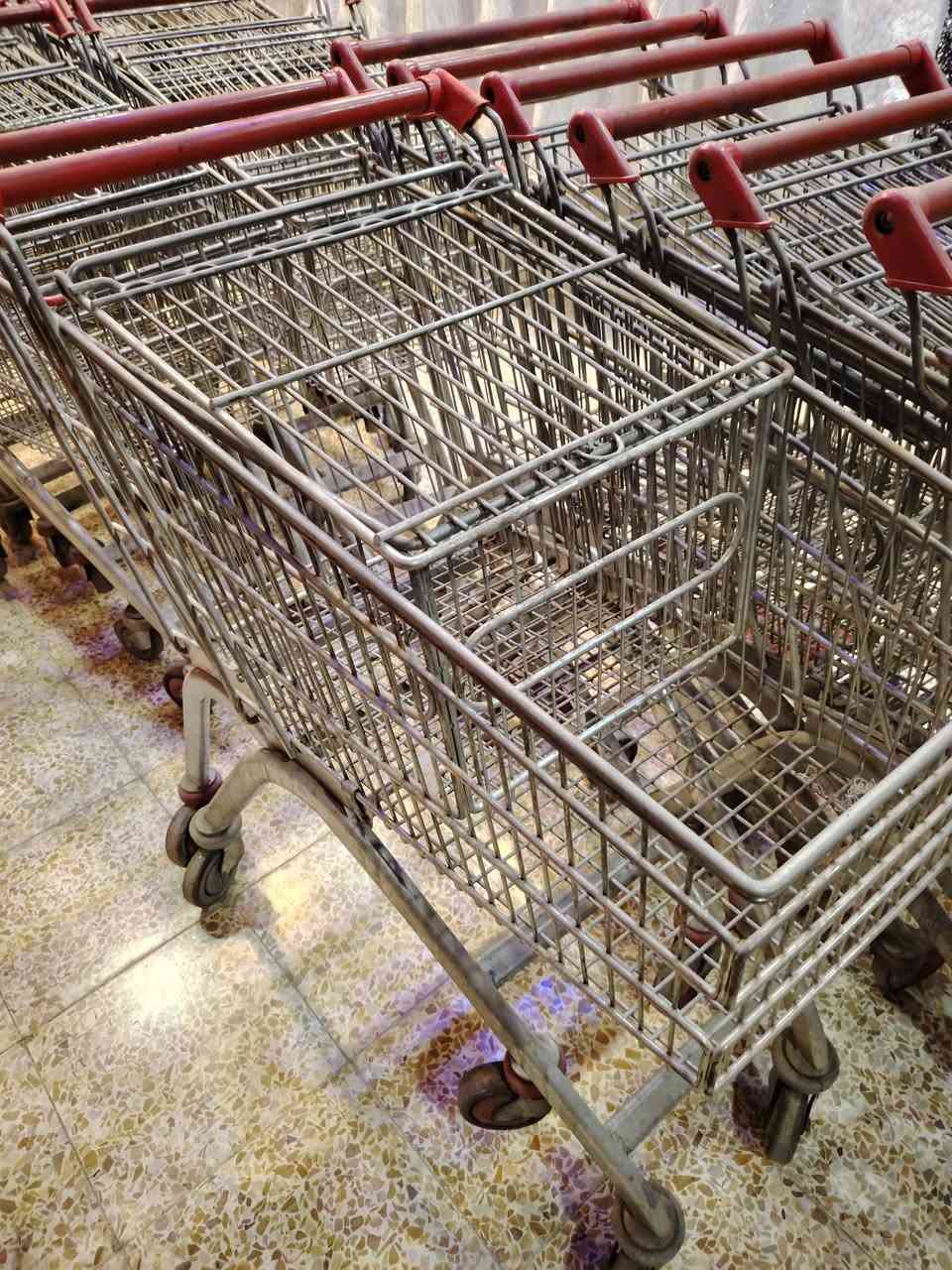 للبيع سعر القطعة 25 الف وبيهم مجال
مكاني موصل حي سومر ***********
***********
