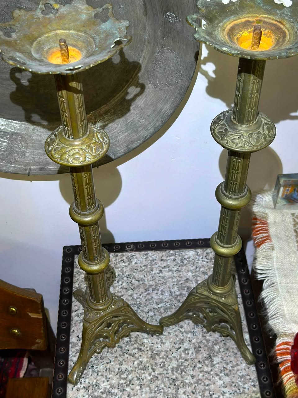 زوج شمعدانات ارتفاع 50cm
⁨ #الباشا_للسجاد_والانتيك #مزاد 
 #انتيكات_الباشا #الباشا #تحف⁩


**إذا كنت صاحب هذا الإعلان وتريد حذفه لأي سبب، رجاءا أرسل رسالة إلى الدعم الفني**