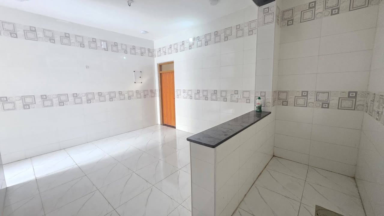 بسم الله الرحمن الرحيم
مشتمل مساحه 150 متر بصف الركن عشرين متر عن المدرسه گدامه بارك لوقوف السيارات  طابقين كامل بناء حديث.. متكون من استقبال  ومبطبخ حار وبارد مع صاله عدد ثنين  وثلاث غرف نوم
المكان كوت حي الحوراء  مربع الظباط
 الاتصال ***********   ابو مهدي
