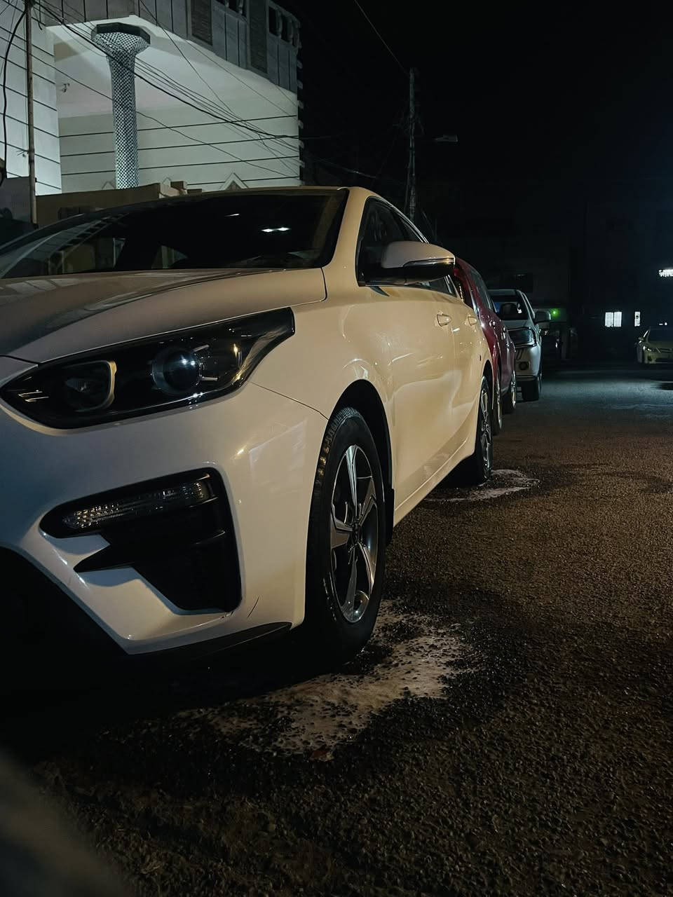 كيا سيراتو موديل 21 خليجي السيارة كفاله عامه حته من البارد  فول 1/1 السيارة اربيل بسمي شخصيا السعر 165$ ***********
