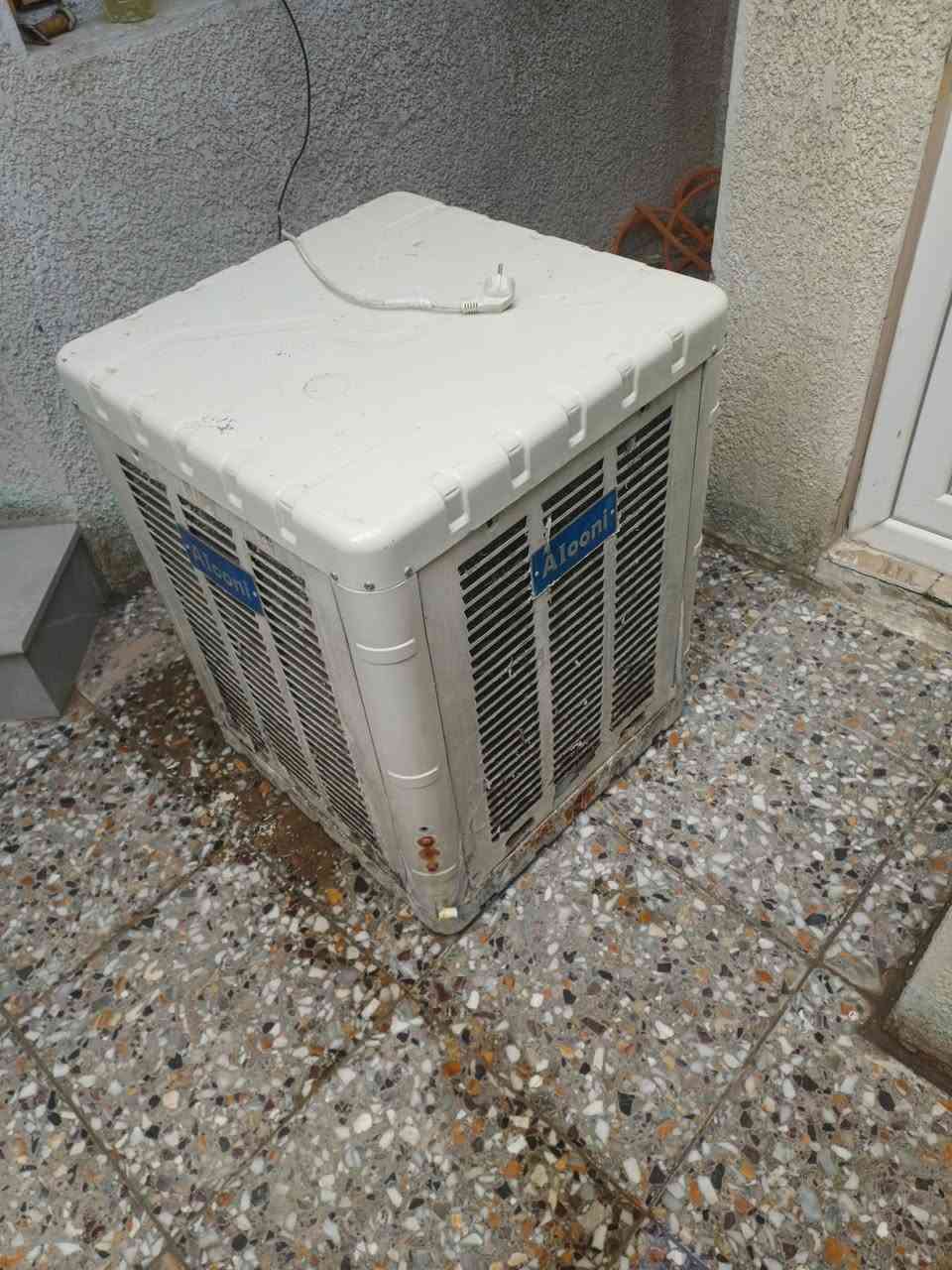 السلام عليكم 
للبيع مبرده الونا اصليه نضيفه دبل واتربم حجم 1500 السعر 50


**إذا كنت صاحب هذا الإعلان وتريد حذفه لأي سبب، رجاءا أرسل رسالة إلى الدعم الفني**