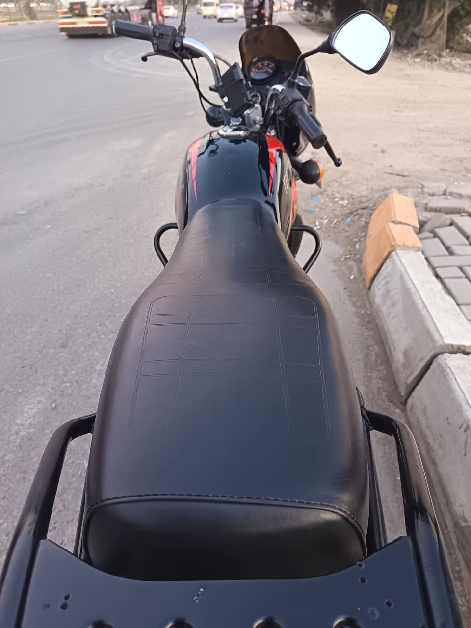 بوكسر 23 شهر 11 نضافه كدام عينك دراجه اخت زيرو رقم بغداد لوحتين انكليزي ليوم مستلمهن ضامهن / بارحه داخله هزه كبل احولك / مكانه بغداد مدينه صدر قطاع 30 / سعرها 2450 بيها مجال قليل / واتساب فقط ***********
