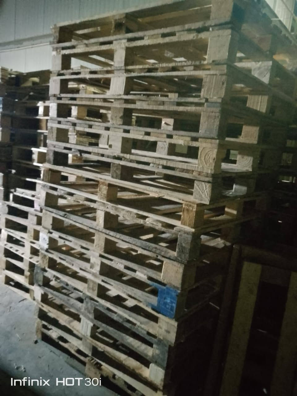 سكيب قياس 100 في 120 ثقيل كميه مفتوحه العنوان بغداد الدورة الهاتف *********** اهل مصلحه انطي حق السكيبه ياله تتصل تحياتي للجميع ( الله يرزق الجميع )❤️💯
