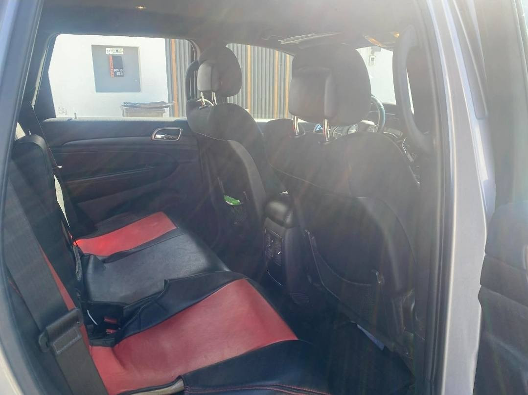 سلام عليكم
جيب لاريدو ٢٠١٦
ماشيه ١٣٥ 
طابه كلين هنا بيه طخات بسيطه موجوده صوره عل خاص
السعر ١٩٣ ورقه 
للاستفسار مراسله خاص او الاتصال 
***********
.
