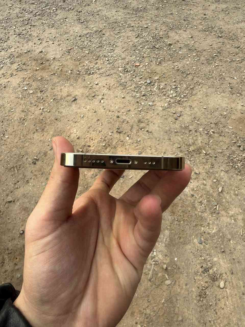 ￼السلام عليكم ايفوان12برو فقط بطريه80 ‏ذاكر 128￼ ‏نظافة80 سعر الهاتف380 
￼￼بغداد رقم الهاتف ***********
