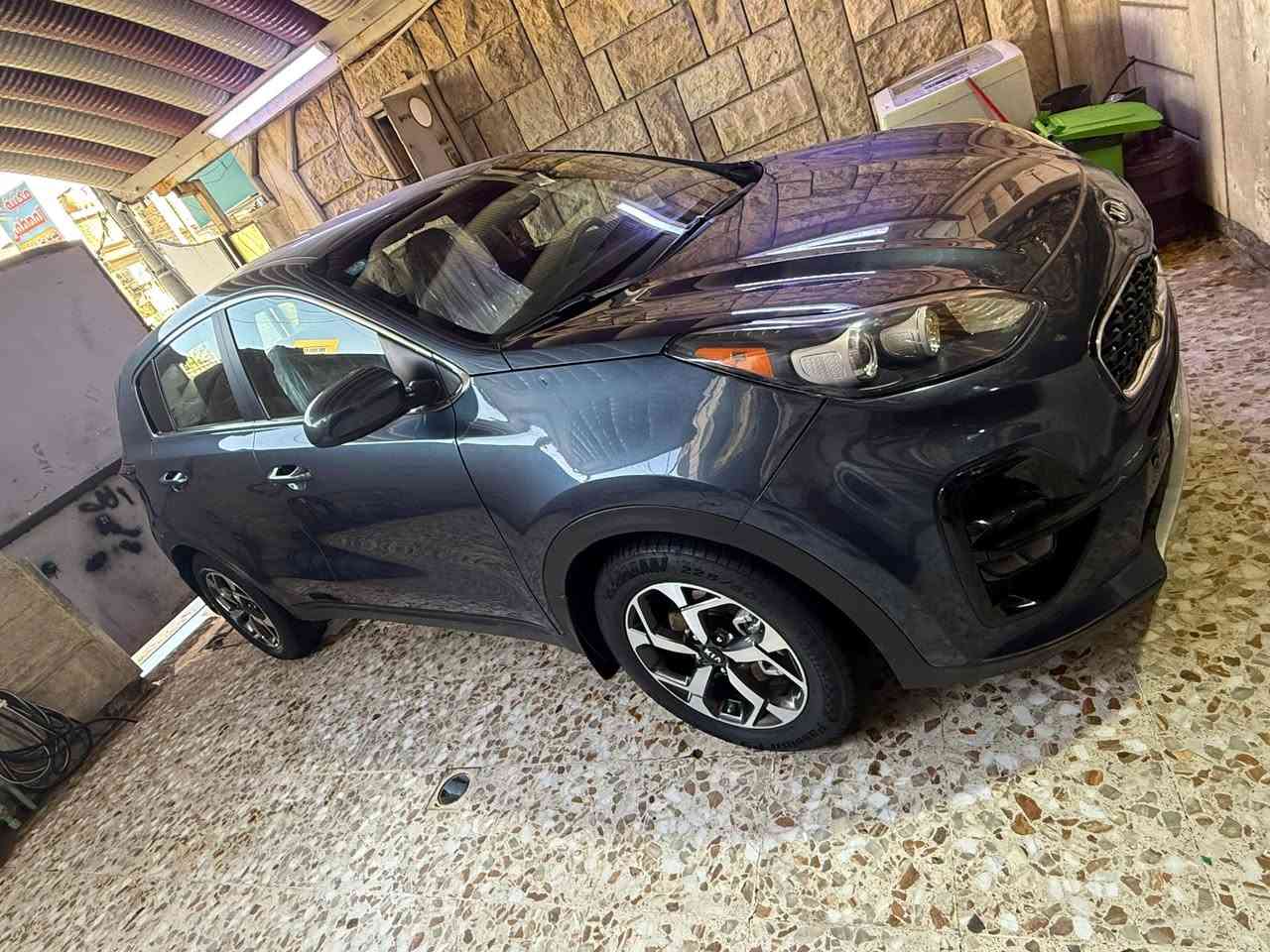 السلام عليكم اخوان للبيع كيا سبورتج موديل 2020 وارد امريكي صور الحادث بالمنشور مرفقه مكفوله من الصبغ والضربه والتبديل كفاله عامه  السياره نص فول  تحكم ثلاث وضعيات قياده اشاير بالمري السياره كاميرا وحساس خلفي ماشيه 49 الف وقابله للزياده رقم بغداد انكليزي باسمي شخصيا تحويل مباشر جديده كلها مكاني بغداد السياره بدون حادث مكفوله كفاله عامه من ضربه وصبغ وتبديل وشخوط 
للاستفسار الاتصال ع الارقام التاليه ***********
