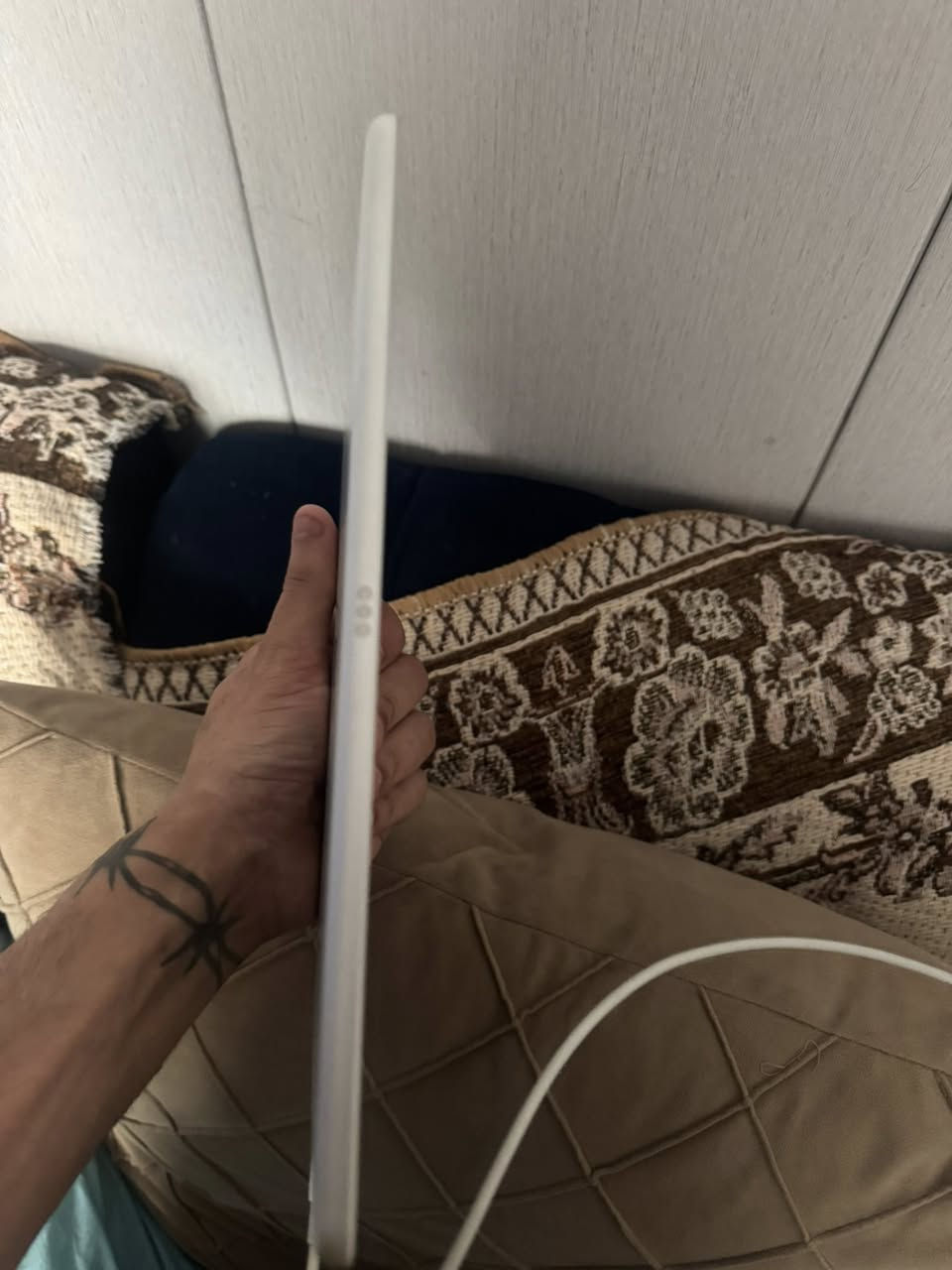 ايباد ٩ مساحه ٢٥٦ جهاز جديد زلغ مابي السعر ٢٢٥ وبي مجال المكان البياع للاستفسار ***********
