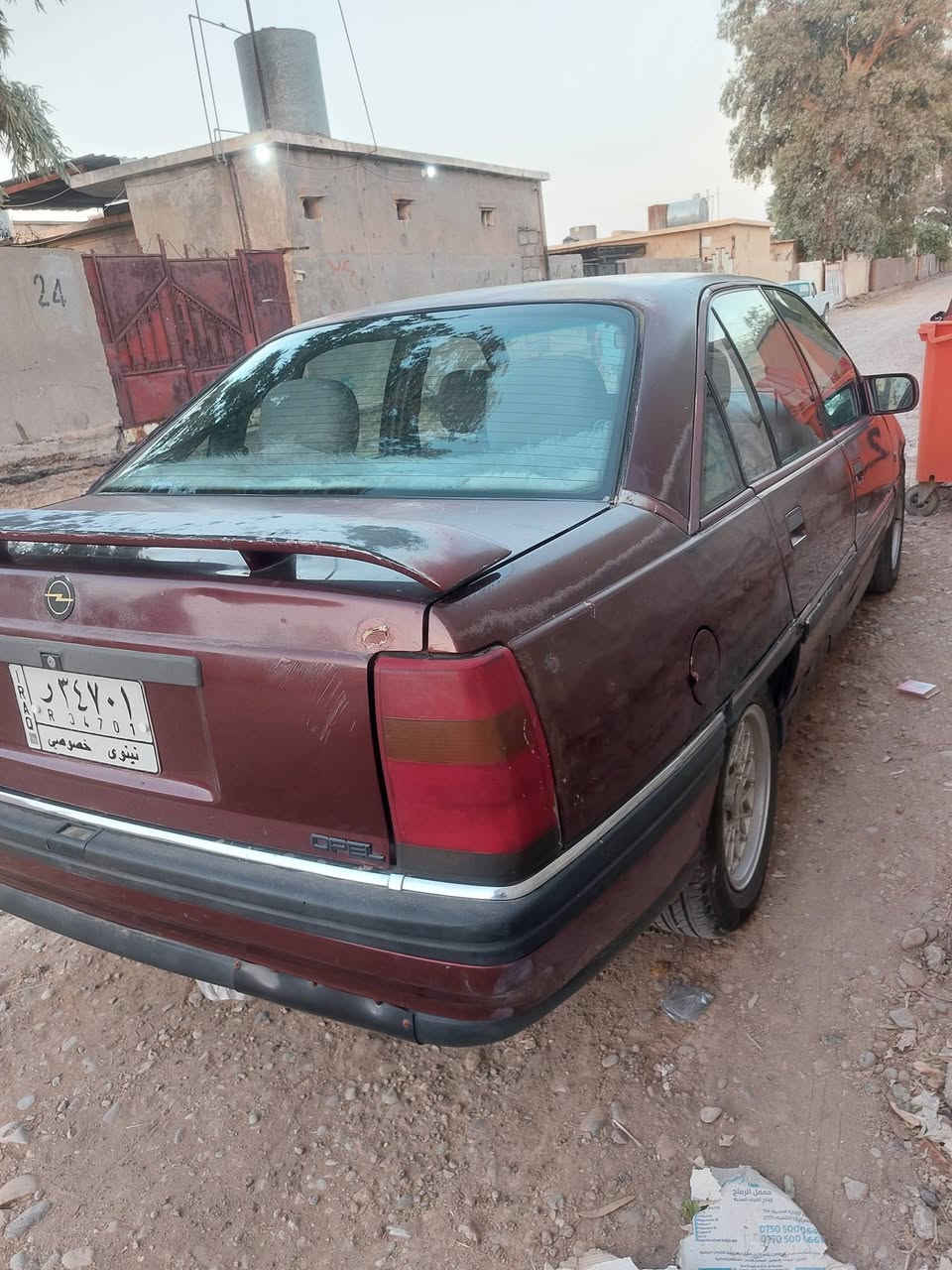 السلام عليكم اوميكا 20  موديل 91 رقم الأماني كابون تبريد بس ماعرف شبي يمكن نقص غاز سيارة جاهزه وناصبة السعر ٣٧ وبيها مجال *********** مكان السيارة نينوى ناحية القيارة
