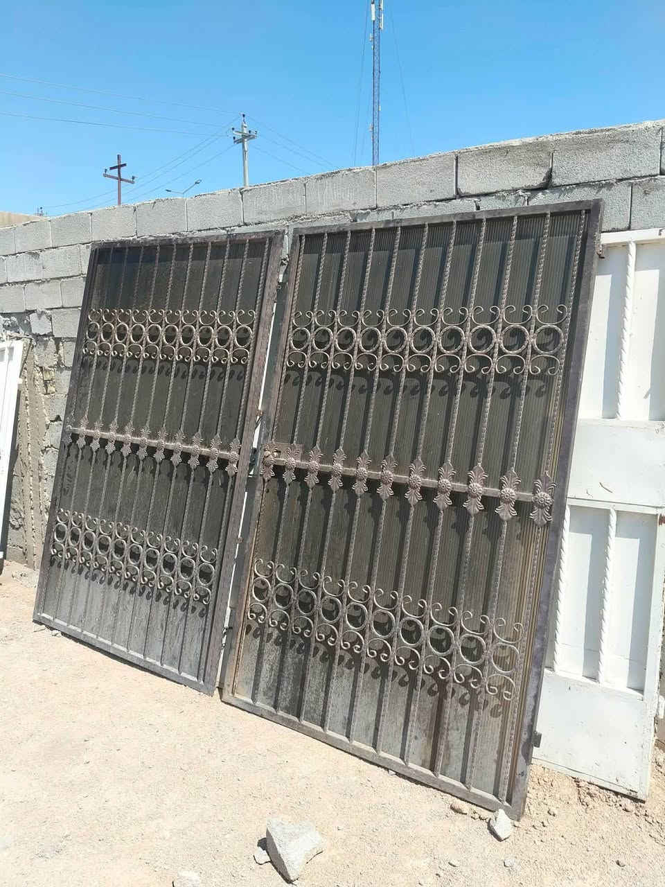السلام عليكم ورحمة الله وبركاته
هاي البيبان والغراض لبيع بسعر مناسب
***********
***********
