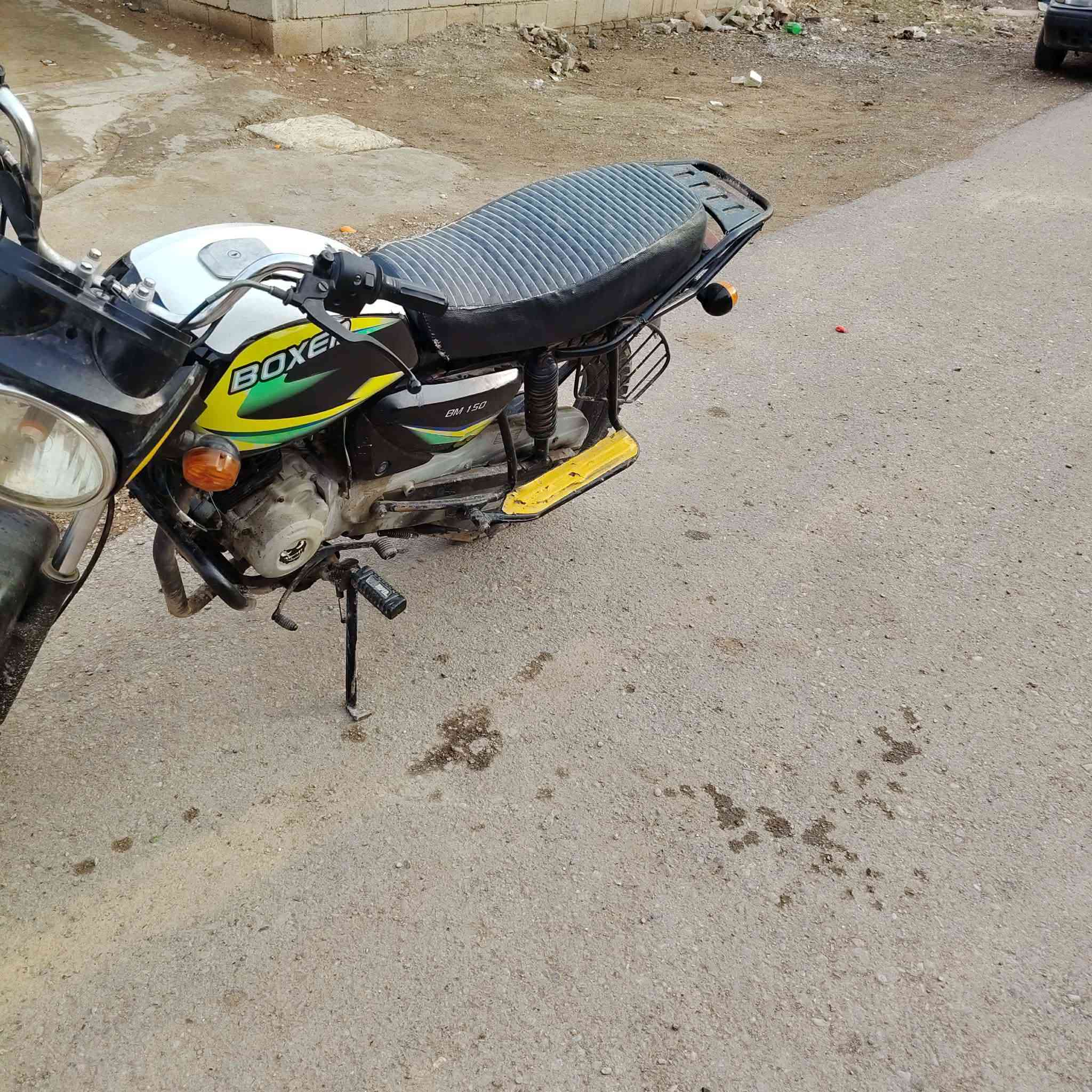 سلام عليكم 👋🩷 

بوكسر موديل 20 محرك مجفت جديد دراجه نضيفه ومرتبه كهربائياتها كلها شغاله بس علا فجئه وكفن السلف مالتها شغال نكره وحده اوراق استنسانخ .السعر 700 بيها مجال مكاني ديالئ خالص هبهب رقمي *********** 🥰
