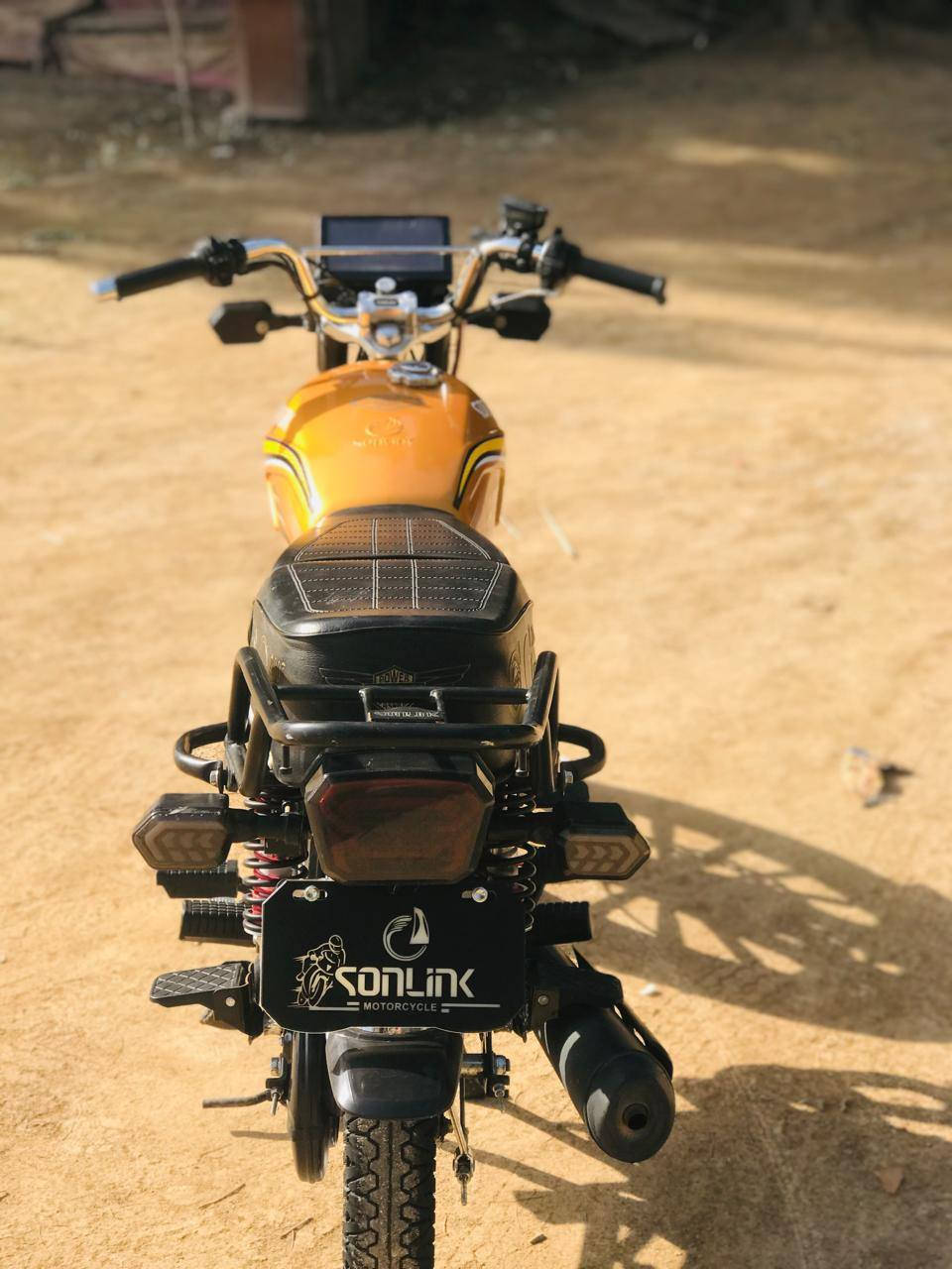 سلام عليكم دراجه سيفان للبيع موديل 25 كفاله عامه كله وضع شركه اوراق بغداد كهربايات  كله شغاله مكان واسط العزيزيه السعر اتصل ودلل ***********
