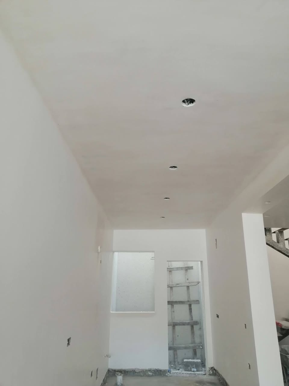 سلام عليكم خلفه الباخ جص وبورك بغداد الكرخ البياع متفراغ حاليان هذا رقمي للتواصل واتساب ***********
