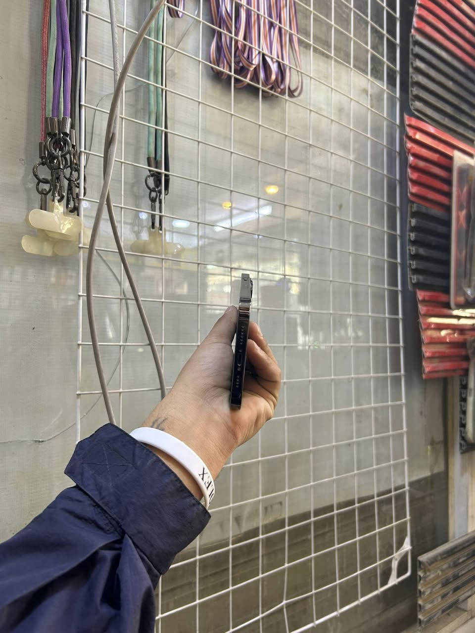 13 برو ماكس
الجهاز جداً نضيف 
بطارية 90 
256
الجهاز وتر ممفتوح ابد فقط الفيس ايدي متوقف بالتحديث 
٦٥٠ وبي مجال 
بغداد البلديات شارع المصرف 
***********
