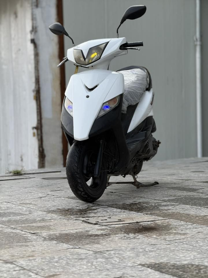 ماكس ثعلب كابريترالدرجه جديده وحلوه ومابيه نقص مكينه ناعمه كلش شرط ربع نكره سلف وهندر شلعه معدال اوراق منفيس الدراجه صار فتره من نازه رمبه السعر ٥٧٥وشايف خير لياخذها مكان بغداد البياع ***********
