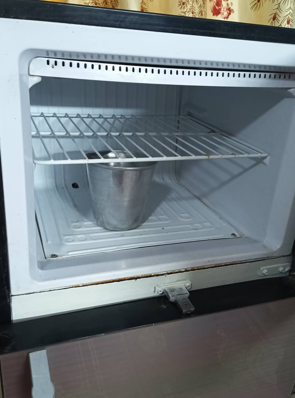 طبلات أربعة زغار وحدة جبيرة مضيفات سعر75مكان حلة ابو غرق هاذة رقمة ***********ثلاجة على فحص تجميد فول حجم وسط وبيهة ضمان سعر120وبيهة مجال لشراي يتصل ***********حلة حي المهندسين قرب مجمع امين طبي
