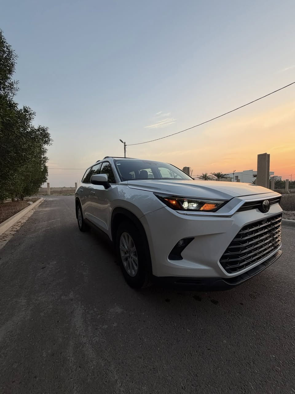 تيوتا كراند هايلندر  2025  هايبرد
مواصفات xle AwD

ماشيه 8000 كيلو اخت الزيرو  السياره دخول جديد الى العراق 

 7 راكب 

بدون رقم فحص تترقم بغداد و باقي محافظات

مواصفات 

شاشه كبيره

كامره 

بصمه  

الاربع بيبان بصمه 

دخول ذكي 

رادار امامي 

رادار خلفي 

رادار جانبي 

نقطه عمياء 

جلد 

تدفئه كراسي 

كراسي كهربائيه اماميه تحكم  

ثلاث قطع تبريد 

منفذ شحن ٦ مكانات 

شحن 
‎صندوق كهرباء 

وضعيات قياده ايكو سبورت نورمال نزول منحدرات  
‎4 ويل 

بردات خلفيه 

السياره جديده جداً  

السعر34500$ وبيه مجال

حادث تبديل بنيد و صبغ نصف جاملغ ايمن داخل تصليح بسيط تعديل 

رقم *********** هم اتصال عادي هم واتساب بي .
