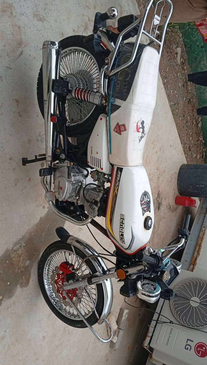 السلام عليكم دراجه للبيع 2025 اوراق محرك ما مفتوح كهربائيات كلها شغاله السعر 700 وبيها مجال بسيط ***********
