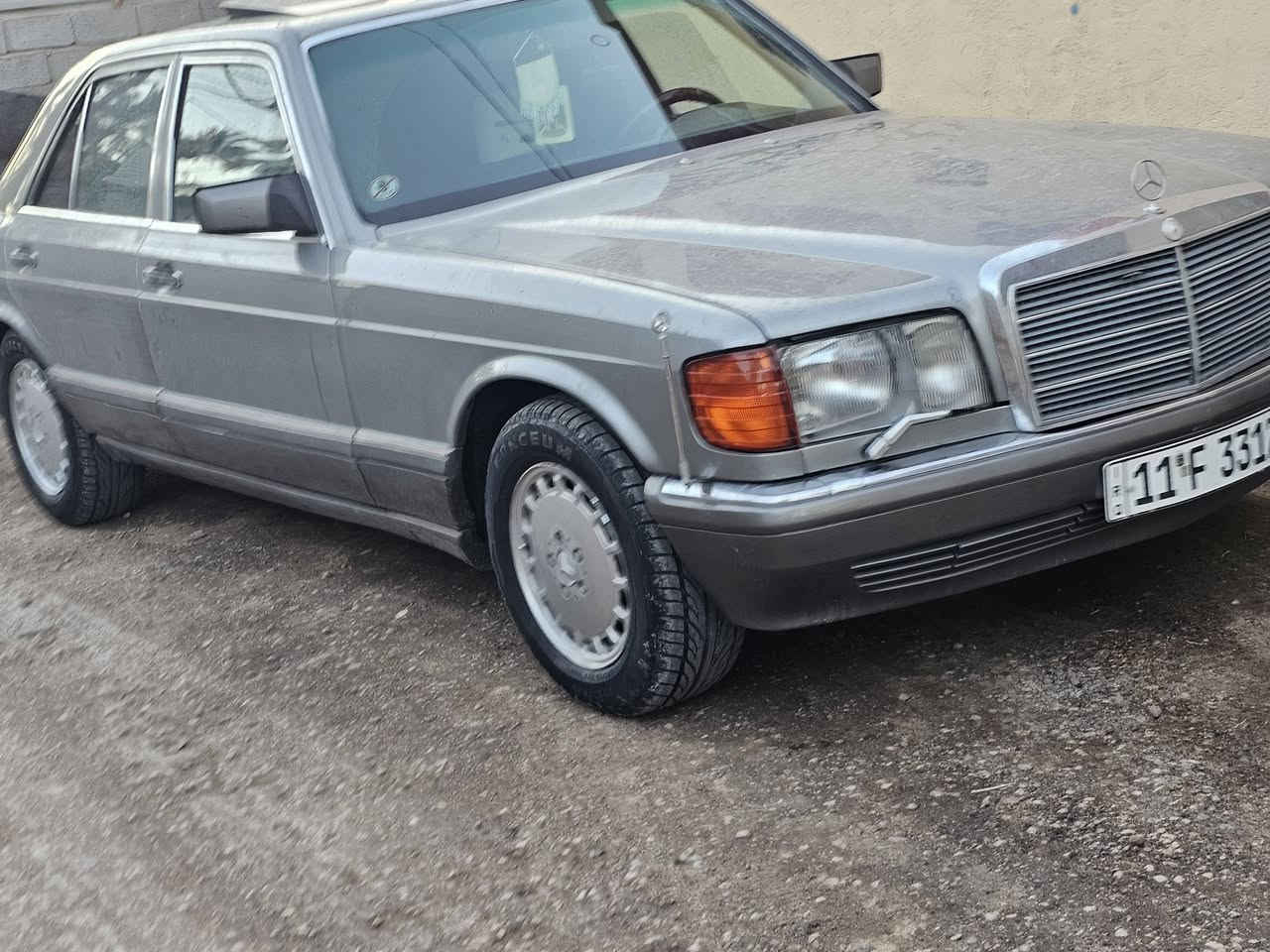 السلام عليكم مارسيدي جامبو موديل 91كير مكينه بلاد تبريد شغال سياره كامله من كل شي تخم تاير جديد أصلي حداديه كامله وجعمقه جديده سياره مصروف عليها.مكانها كربلاء السعر 95وبيها شي بسيط .***********
