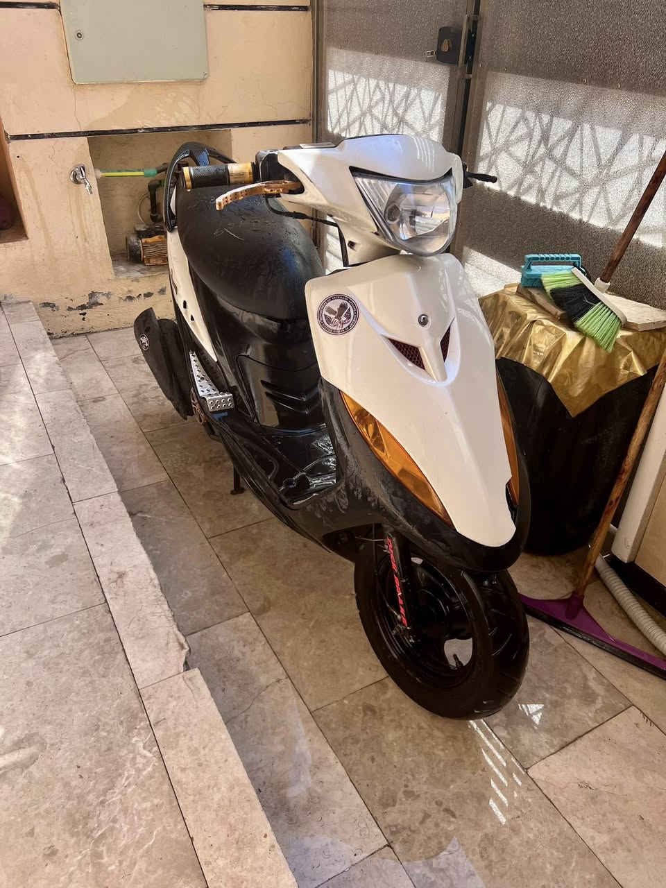 سلام عليك
ماكس عدله 120 مكينه بلادي كفرات موميزه بس بيه كسر 
بيه شلعه شغاله سلف مكينه بلاديه بوشه 49 الاضويه شغاله البريك الخلفي شغال بس الامامي لا كيج البانزين شغال حلوه الدراجه +وياه الصارنصه البلاديه مالته وياه  وبل عافيه الياخده 
رايده وقفله 
(650)
عنواني بغداد حي العامل


**إذا كنت صاحب هذا الإعلان وتريد حذفه لأي سبب، رجاءا أرسل رسالة إلى الدعم الفني**