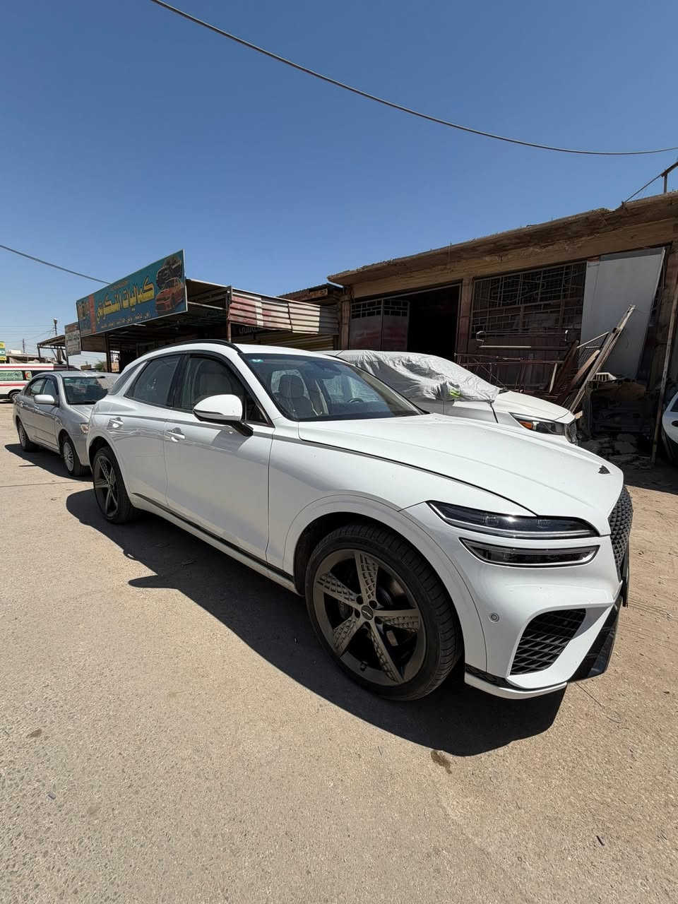 السلام عليكم للبيع جنسس GV70 ستة سلندر 3500 توين تيربو فول مواصفات 2024حادث موضح بلصور السيارة موجودة في كربلاء بسعر مناسب جدا الاتصال ***********
