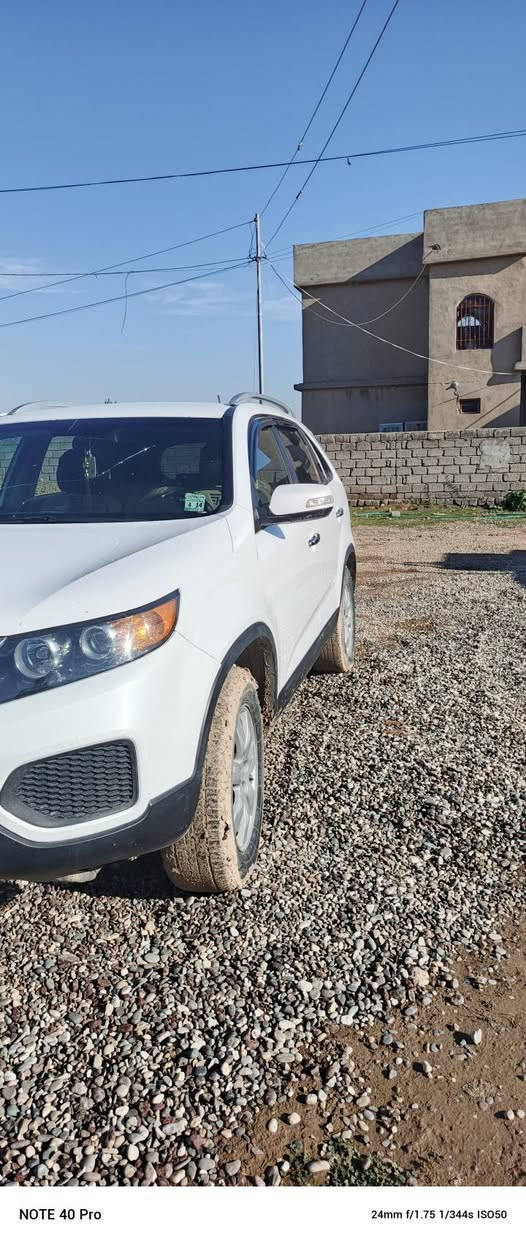 السلام عليكم ورحمة الله وبركاته
سورنتو موديل 2011 رقم صلاح الدين شرط التحويل والوكالة 
محرك 4 سلندر 2400 مفتوح 
كير ومحرك شرط 
السيارة كلين بدون ضرر بيها ملاحظات بسيطة موضحة بالسونار 
طخم تايرات وحدادية نظيفة 
السعر 135 وبيها مجال بسيط
***********
