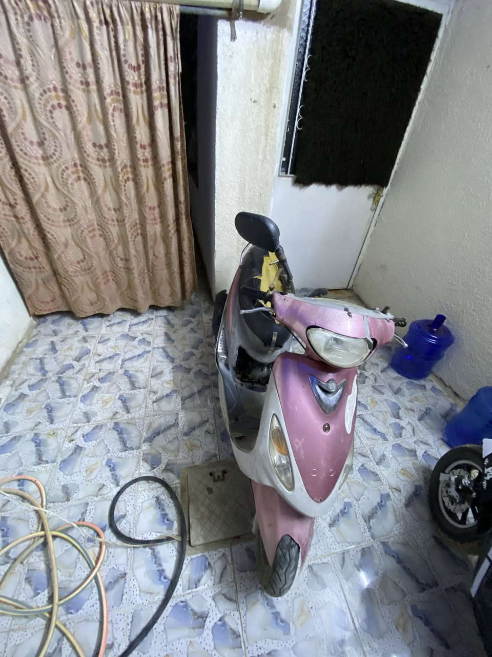 كوم حديد كوم حديد ماكس منغولي الدراجه تشتغل وتطفي مكينه بيه خربطه كل غراضه موجوده وحته الكهربائيات شغاله فقط تربطهن مكاني حله لتواصل ***********
