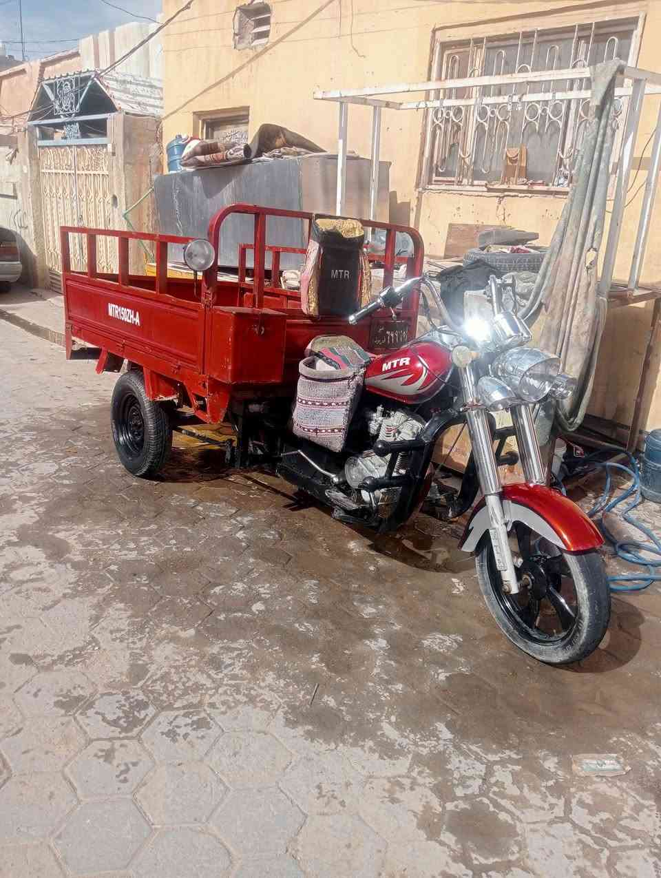 مديل 10 رقم اسود بدون راعي سنويه ومكاتبه شاصي مكفول ركبه مكفوله نجف حي الجزيرة 800 بيه مجال حك الجيه ***********
