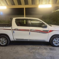 هايلوكس موديل 2025 ماشيه 22 الف كيلو  كير اوتوماتيك تبريد كشن السياره ...