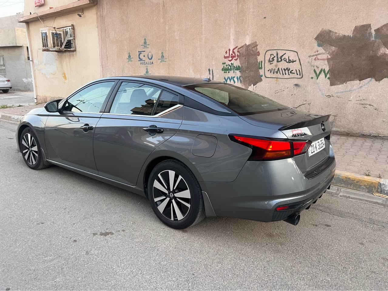 التيما 2022 
رقم و سنوية و هزة جديد 
بيه صبغ بس بونيد بدون ايرباك وبيها باب سكن خلفي تعديل بارد وربع سقف PDR بالشحن واكع عليها حديده سيارة جاهزة ما بيه اي مصروف كير ومكينه بالشرط والسيارة باسمي الشراي يخابر 
*********** كركوك, العراق
