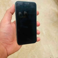 11عادي ذاكره 128 بطاريه 84 مستبدل شاشه جهاز نضيف  سعره 200وبي مجال 078...