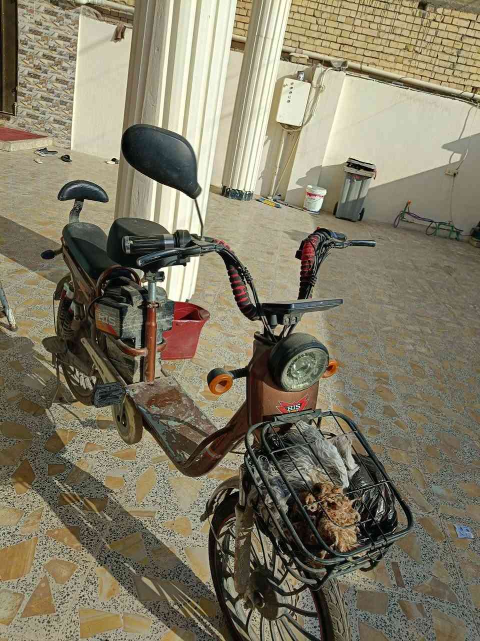 السلام عليكم دراجه شحن نضيفه سعره 200وبيه مجال للطيبين مكاني محموديه***********
