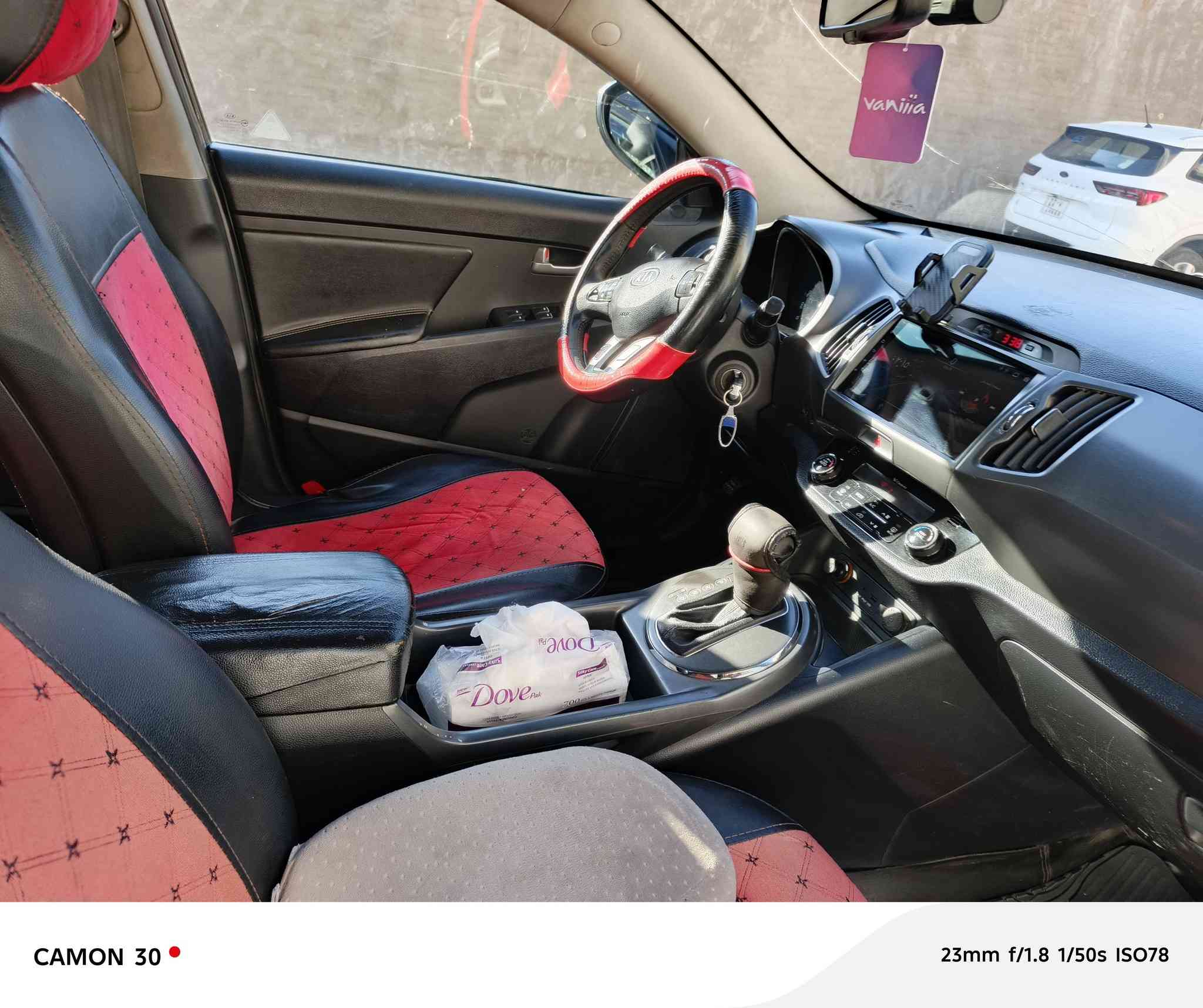 سبورتج  2012 وارد خليجي. فول مواصفات  محرك 2500  الخليجي معروفه  مري شفط سلايد روف   كامره  حساسات خلفيه   كفاله من الكص والتبديل.  والحار  فقط بارد أماكن قليله    السياره راعيه موجود
مكاني بغداد الحريه رقمي***********
