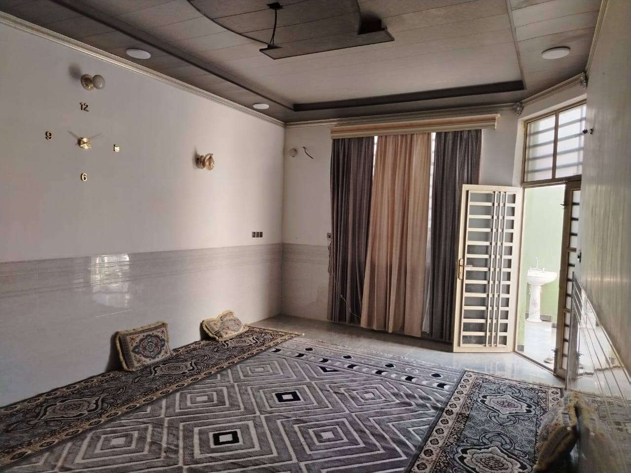 دار للبيع بالنداء بمجمع بيتي الثاني مفتوح على شارع 60 وعلى شارع 15 شارع 12م مساحة البيت 200 متر طابق واحد سعر 127 مع المجال رقم الهاتف واتساب ***********
