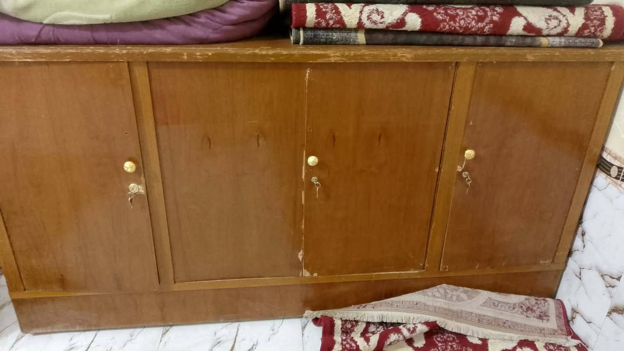 اغراض للبيع كلمن وسعره 
ميز طعام ٣٥
بوفيه ٦٥
ميزجربايه ٤٥
ميز مرايه ٣٥


**إذا كنت صاحب هذا الإعلان وتريد حذفه لأي سبب، رجاءا أرسل رسالة إلى الدعم الفني**