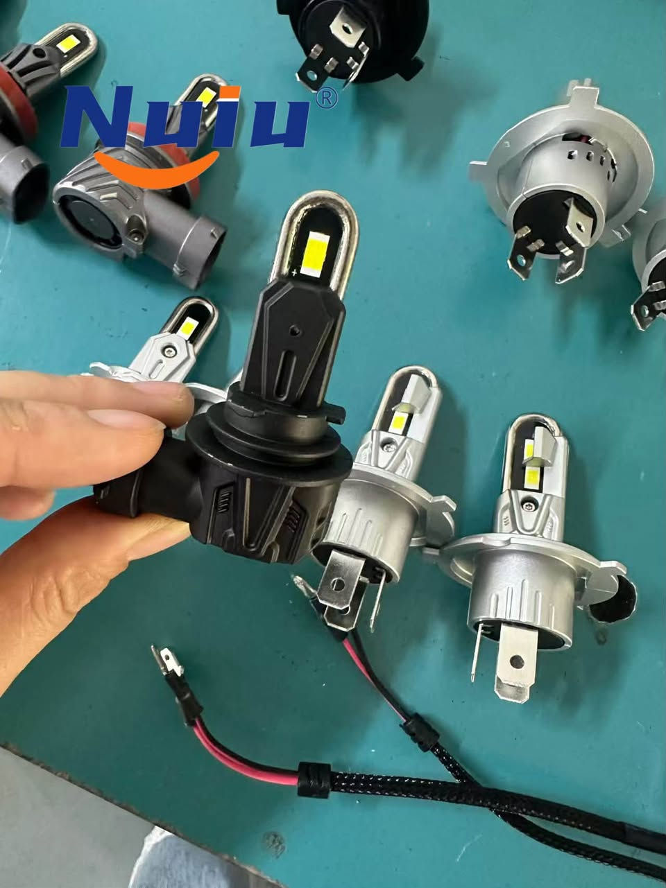 NUIU U-shaped copper tube direct insertion🔥
1:1 size for easy installation, high product brightness🥰🥰🥰

WhatsApp: +86 19068530449
WeChat: +86 13054415860

For more details, please contact me🌷

#LEDHeadlights #CarLEDLights #AutoLighting #CarSpareParts #AutoAccessories #AftermarketLights #TruckHeadlights #CarLampsForSale


**إذا كنت صاحب هذا الإعلان وتريد حذفه لأي سبب، رجاءا أرسل رسالة إلى الدعم الفني**
