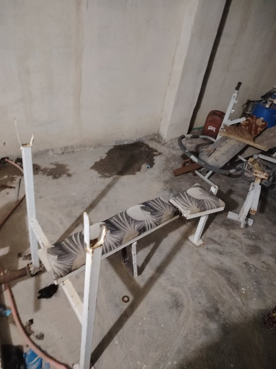 السلام عليكم ورحمة الله وبركاتة،
تحية طيبة لكل محبيين جيم، وجود كمية من مصطبات (أجهزة رياضية مستعملة ) الجيم،
اخواني الأعزاء مثل ماوضح لكم بالصور، يراد ترتيب شوية لان حقيقة متروكه بالطرمة، يرادلهن صبغ ترتيبات بقت يمك 
*البيع شلع بالكامل مفرد معندي ارجو معذرة من الجميع تقريبا عندي ٦ أجهزة مختلفة. 
*السعر معروف حقيقة، أجهزة، مستعملة اني ابيعلك ع وزن، كيلو، 2000 دينار، 🫀💰
يعني شكد يطلع وزن مصطبة تأخذها بالزايد ميطلع وزنها ٧٠ كغم يعني ب ١٤٠ الف أو مثلا وزنها ٢٠كغم يطلع سعرها ب ٤٠ الف وهكذا ع وزن.، 🌹

للاستفسار مراسلتنا ع واتساب ***********
اخوان بيع شلع،. 😘مفرد ماعندي.
