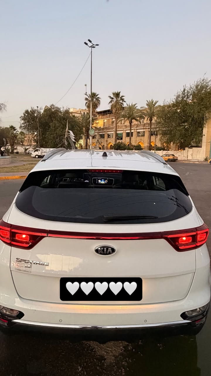 السلام عليكم سبورتج البيع موديل 2019 شكل 2020 ماشيه30000.         مكفوله كفاله عامه من المكينه والكير. والكشر بس شخط باب السايق وصغير كلش كما موضح بل صور 
السعر :196 وبيها مجال شي قليل (والسياره رقمها بغداد ب اسمي)
مكانها :بغداد 
رقمي: ***********

