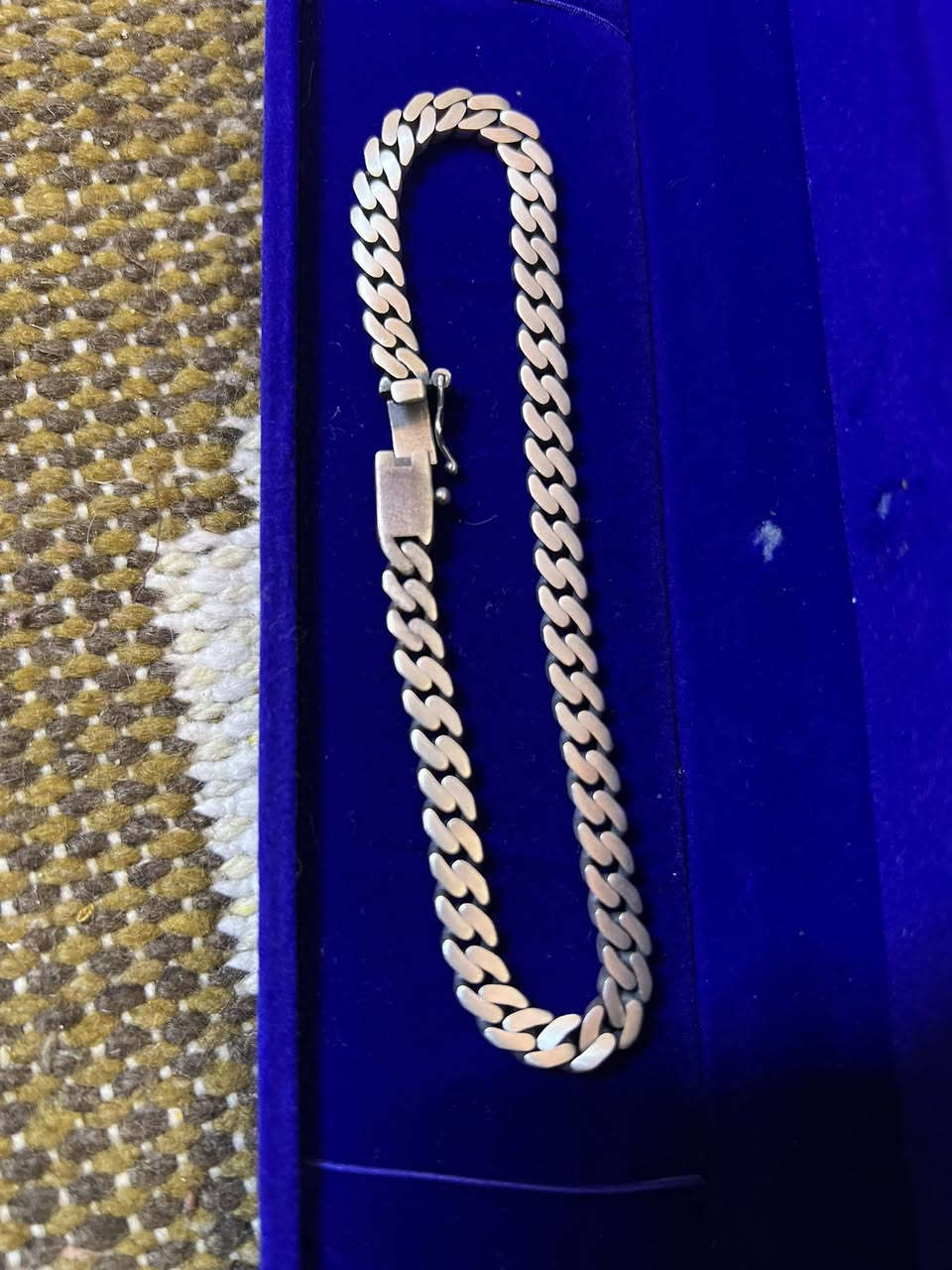 سوار جديد  الوزن ١٧ غرام فضه ٩٢٥ السعر ٧٠ الف


**إذا كنت صاحب هذا الإعلان وتريد حذفه لأي سبب، رجاءا أرسل رسالة إلى الدعم الفني**